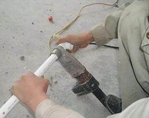 贡山漏水维修电话